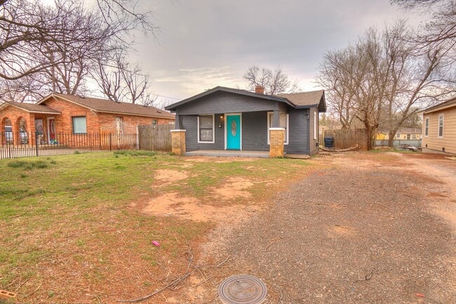 Building Photo - 316 SW 32nd St