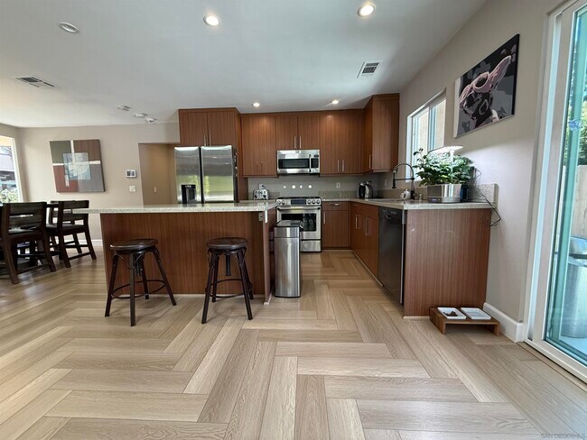 Foto del edificio - 5339 Pendleton St