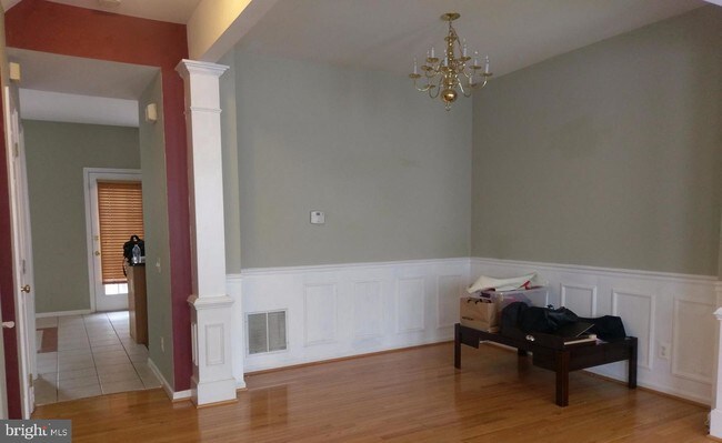 Building Photo - 45694 Waterloo Station Square