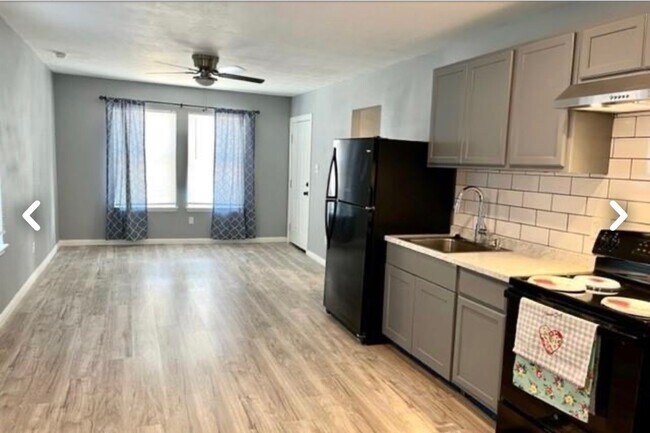 Foto del edificio - 7320 Capitol St