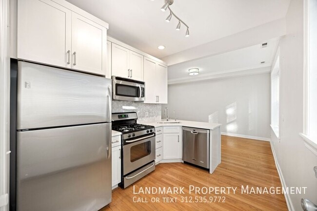 Foto del edificio - 534 W Belmont Ave