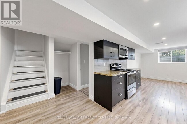 Photo du bâtiment - 807 Greenfield Crescent