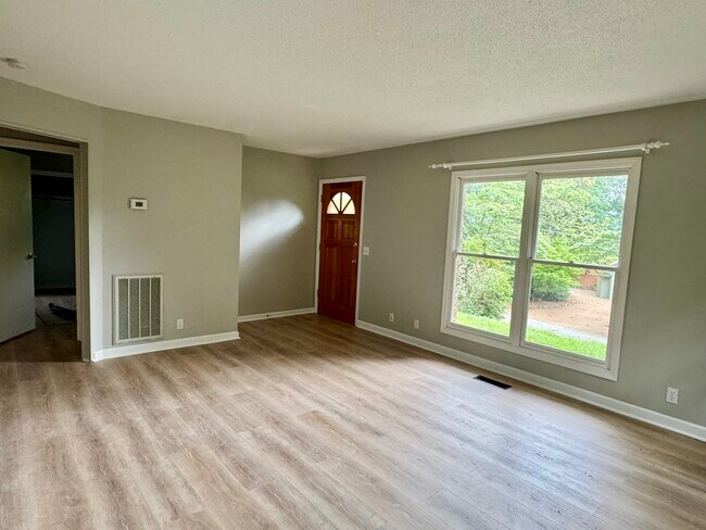 Foto del edificio - 1443 Palisades Rd