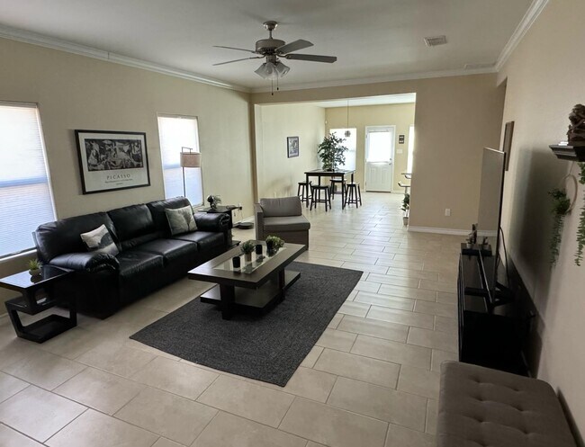 Building Photo - 613 Montera Dr.