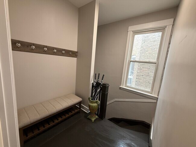 Foto del edificio - 3049 N Avers Ave