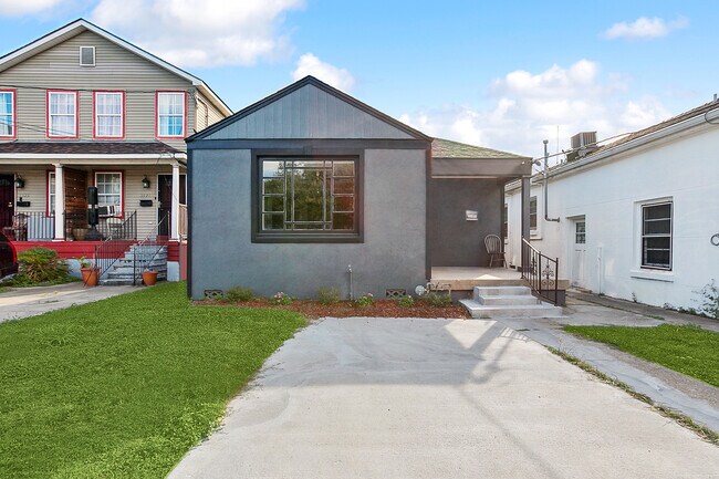 Building Photo - 3319 Pauger St