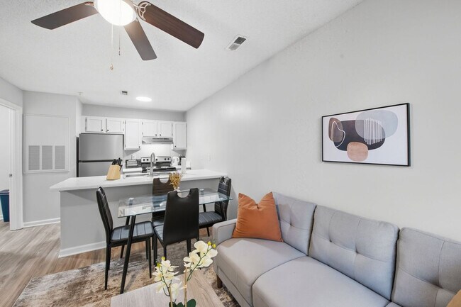 Foto del edificio - 2 Kings Creek Dr