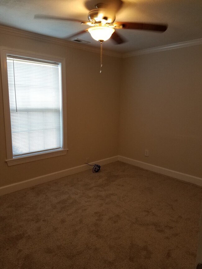 Foto del edificio - Lovely 2 BR home with Bonus Room