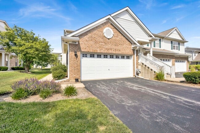 Building Photo - 1574 Millbrook Dr