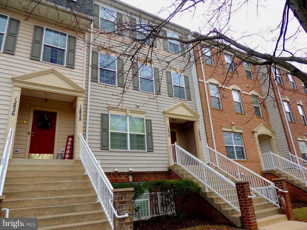 Foto principal - 12830 Rexmore Dr