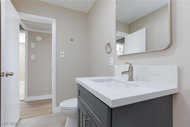 Foto del edificio - 1300 E Nelson Ave