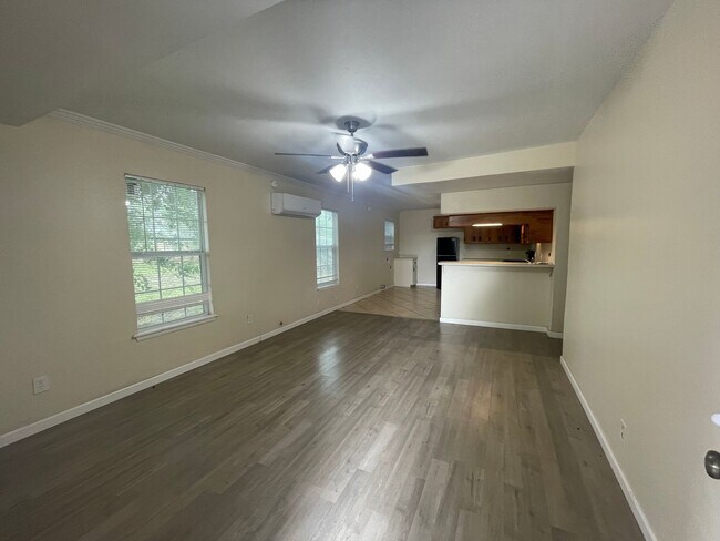 Building Photo - 2907 E Harrington Dr