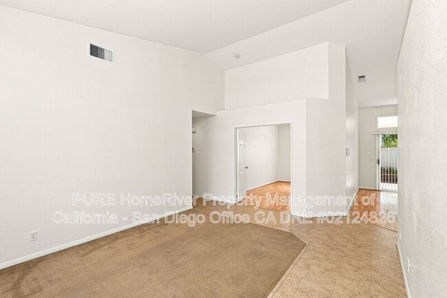Building Photo - 4849 Lake Shore Pl
