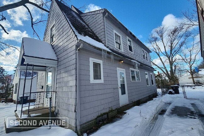 Foto del edificio - 3870 Lee Heights Blvd