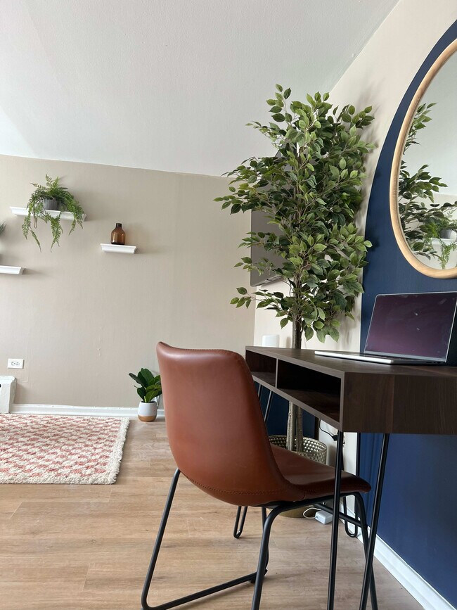 Foto del edificio - 912 E St Charles Rd