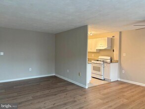 Building Photo - 1200 S Arlington Ridge Rd