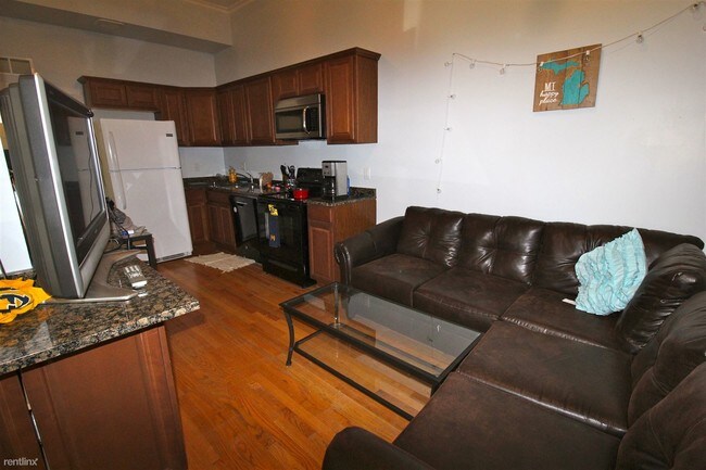 Building Photo - 915 Oakland Ave