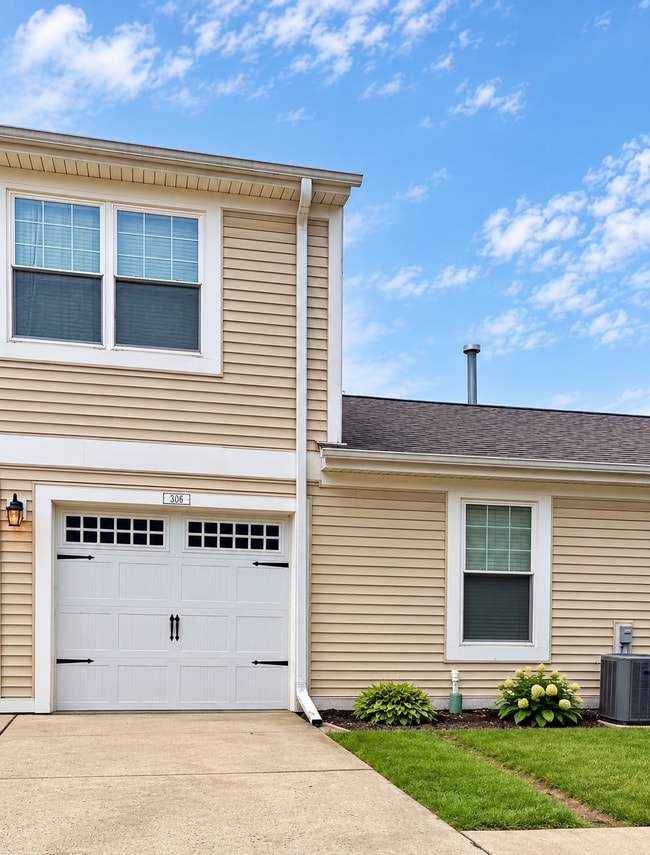 Building Photo - 306 Russet Way