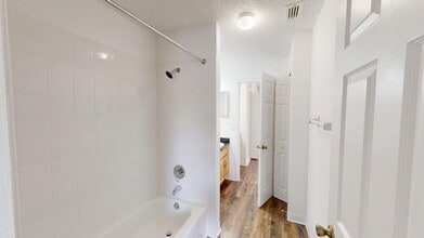 Interior Photo - Cambridge Woods