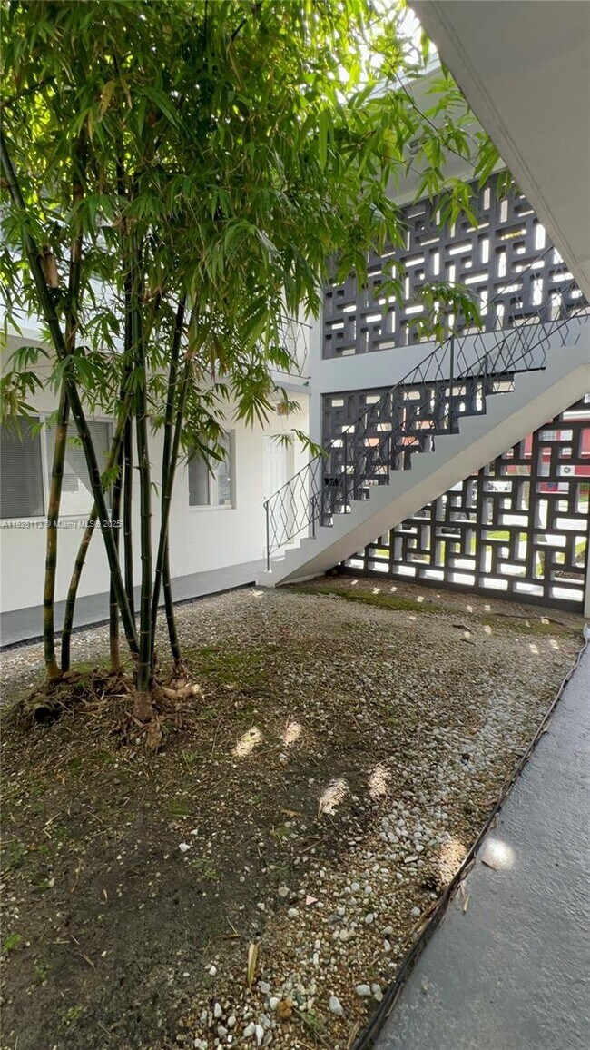 Foto del edificio - 531 NE 82nd Terrace