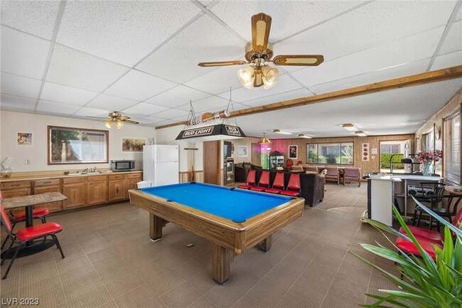 Building Photo - 350 E Desert Inn Rd