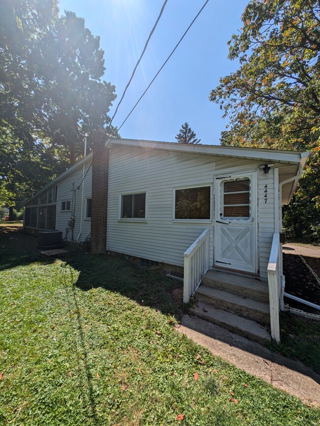 Building Photo - 4447 Floyd Dr