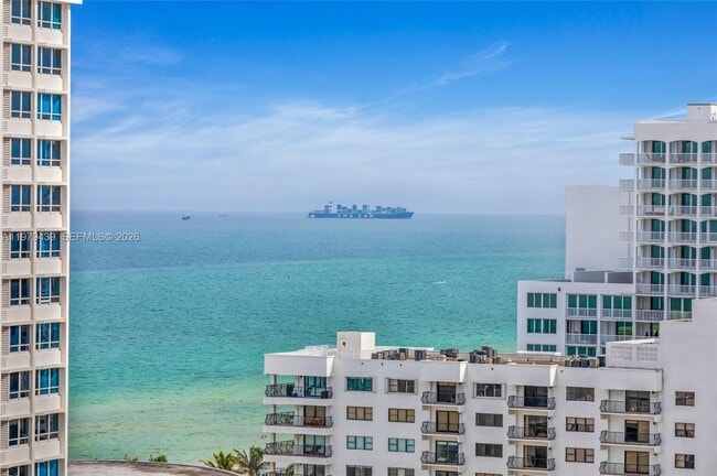 Foto del edificio - 5600 Collins Ave