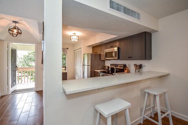 Building Photo - 360 Brackenwood Cir