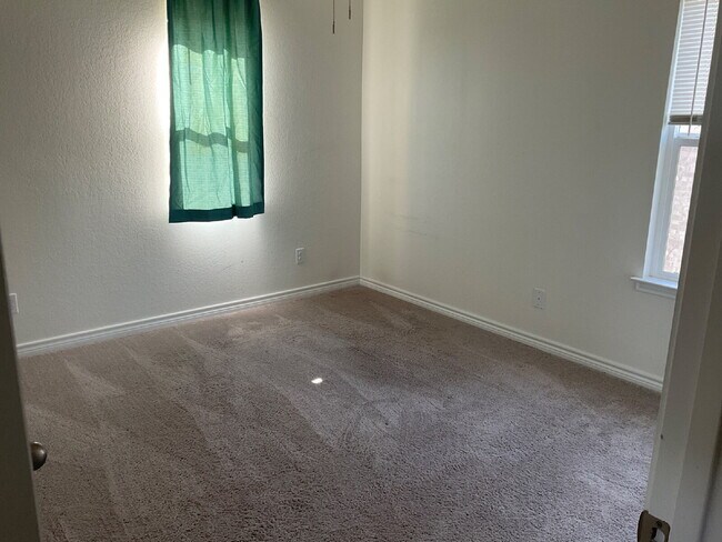 Foto del edificio - New beautiful 3/2.5 home with Office