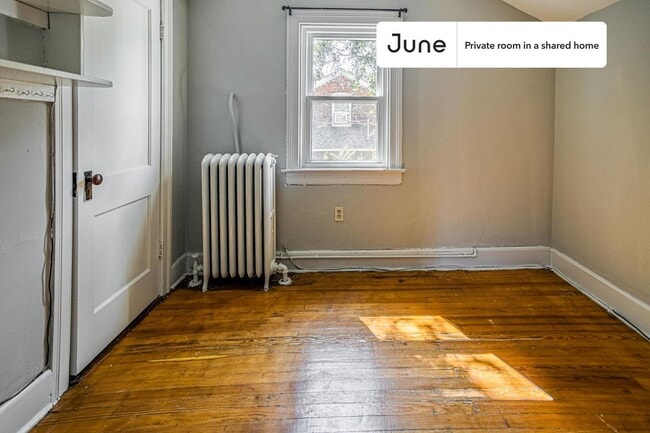 Building Photo - Room in Shared 6 bed/3 bath home in Brookland