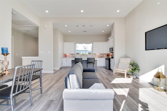 Photo - 2915 Sherwood Grn Ln Apartment