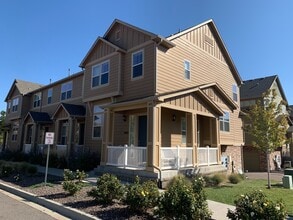 Building Photo - 1405 Lamborn Way