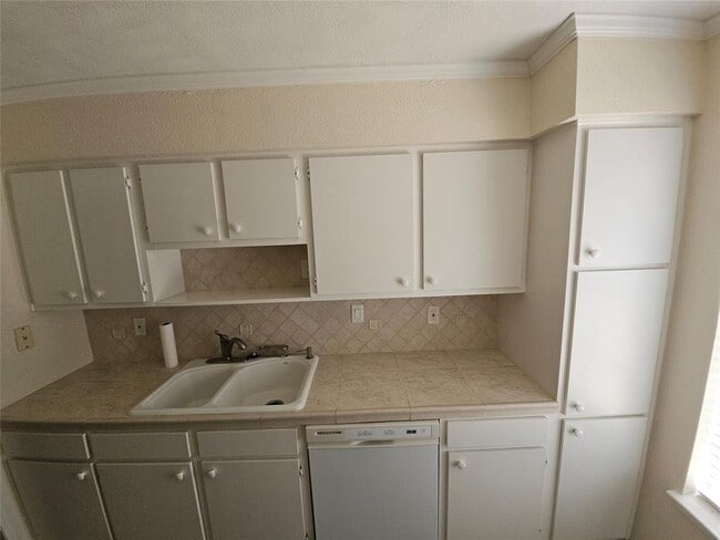 Building Photo - 2350 Bering Dr