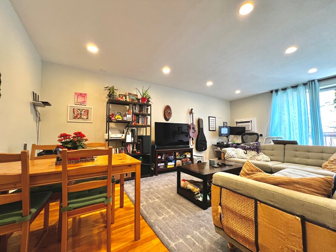 Foto principal - 142 Kenrick St