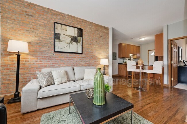 Foto del edificio - 1167 E 61st St