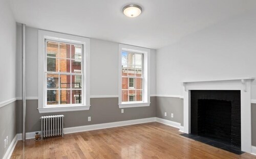 Primary Photo - 119 Perry St