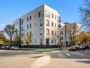 Building Photo - 3763 N Sheffield Ave