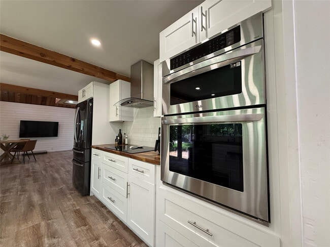 Building Photo - 22990 SW 156th Ave