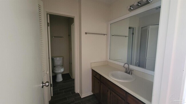 Building Photo - 7215 Lago Vista Ct