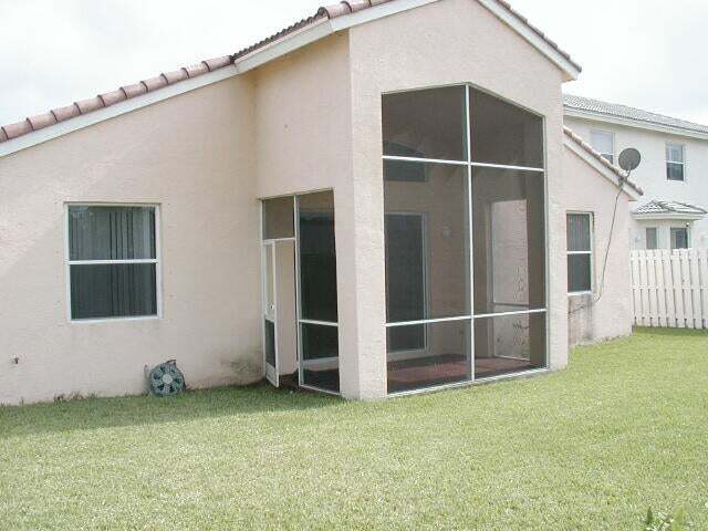 Foto principal - 6767 Silver Ridge Ln