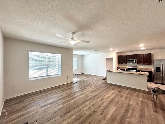 Foto del edificio - 16461 Little Garden Dr