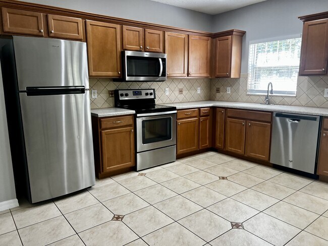 Foto del edificio - 2060 Cypress Bay Blvd