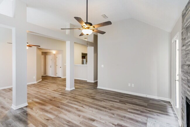 Building Photo - 102 Cardinal Ln