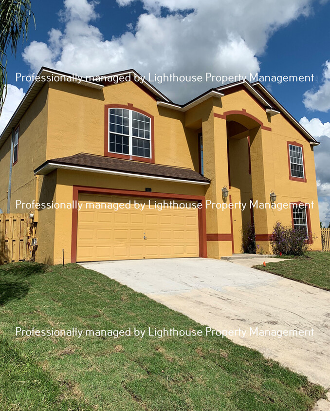 Primary Photo - Huge 5 bedroom home with pool