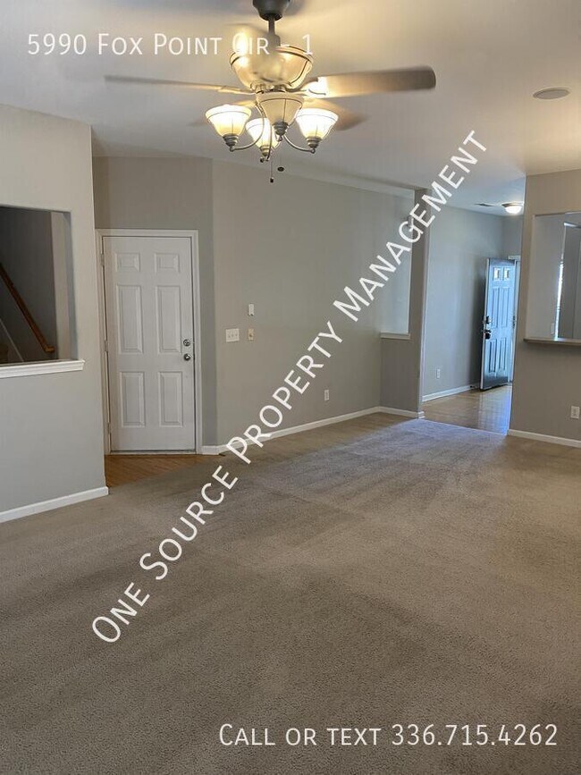 Foto del edificio - 5990 Fox Point Cir