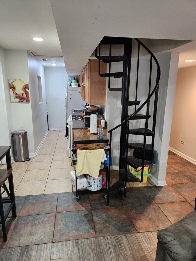 Foto del edificio - 3728 N Wilton Ave