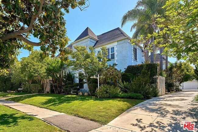 Foto del edificio - 732 S Plymouth Blvd