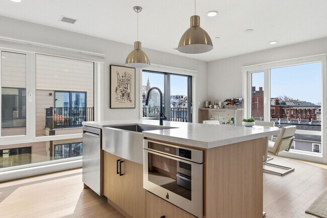 Foto del edificio - 457 W Broadway