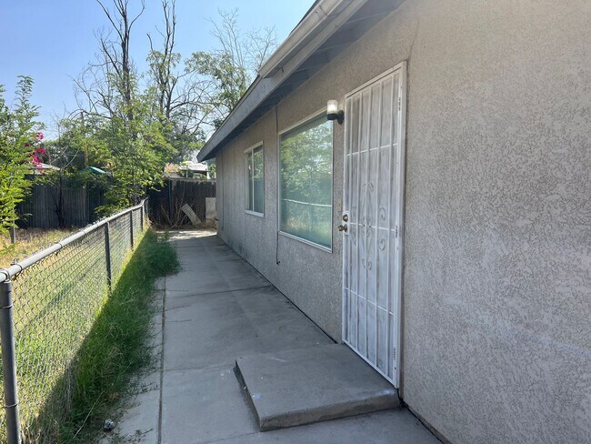 Foto del edificio - 2205 Wilshire Alley