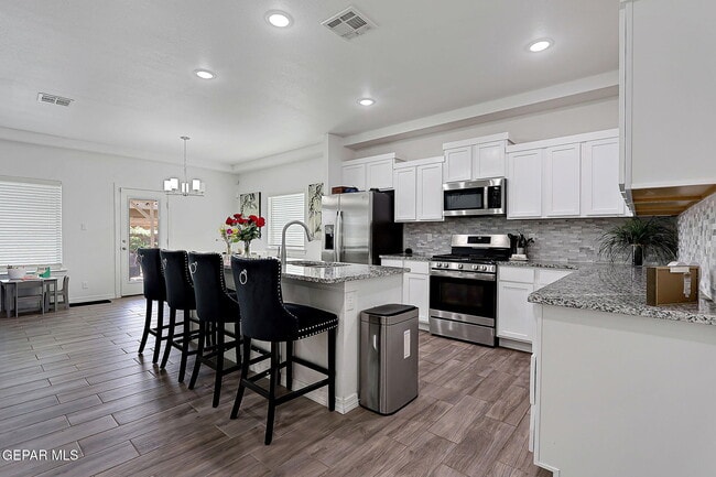 Building Photo - 12816 Linstead Ave